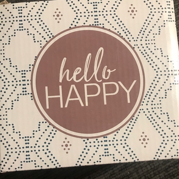 Sip Mug with Pom - Picture 4 of 4